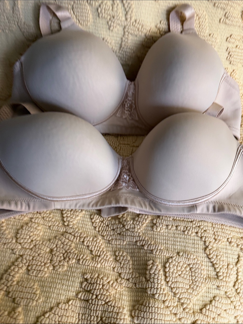 PREOWNED- Vanity Fair Smooth Nude Contour Bra - Light Beige 40C